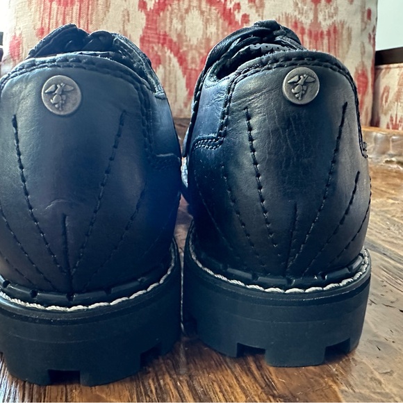 BRAND NEW - John Fluevog Women’s 7TH HEAVEN CAPELLAN Black Wingtip Shoe - Sz 7.5 - Picture 6 of 11